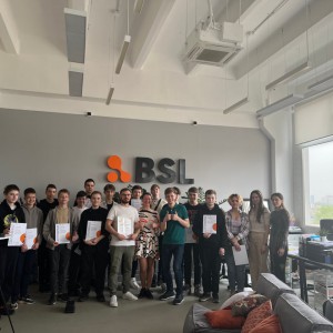 Наши резиденты проходят стажировку в IT-компании BSL - КИБЕРшкола программирования для детей, компьютерные курсы для школьников, начинающих и подростков - KIBERone г. Отрадное